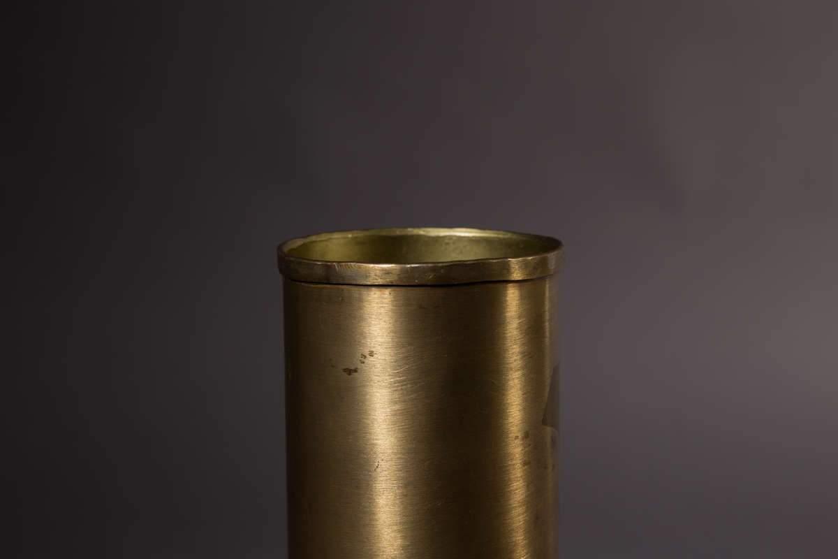 HARI SLIM brass vase - Eye on Design