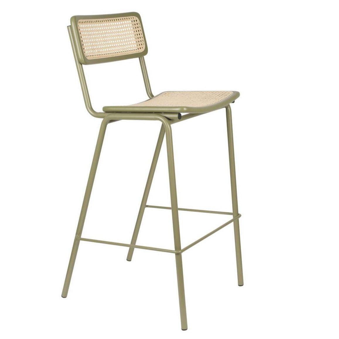 The combination of the appearance of the 21st century and the Bauhaus period is the definition of the JORT bar stool. The braided seat and backrest from rattan was locked in a steel frame, along with its wooden elements. Thanks to the use of such materials, each room in the boho atmosphere, and in particular the kitchen will gain even greater coziness. Each island will become a place to relax and drink afternoon coffee.