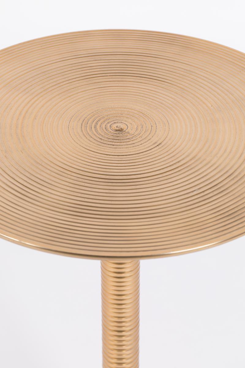 Thanks to its mesmerizing design, the Bold Monkey Hypnotising Round table undoubtedly attracts attention. Made of textured brushed aluminum, this round table Bold Monkey Hypnotising Round in matte gold or classic black is not afraid of being conspicuous.