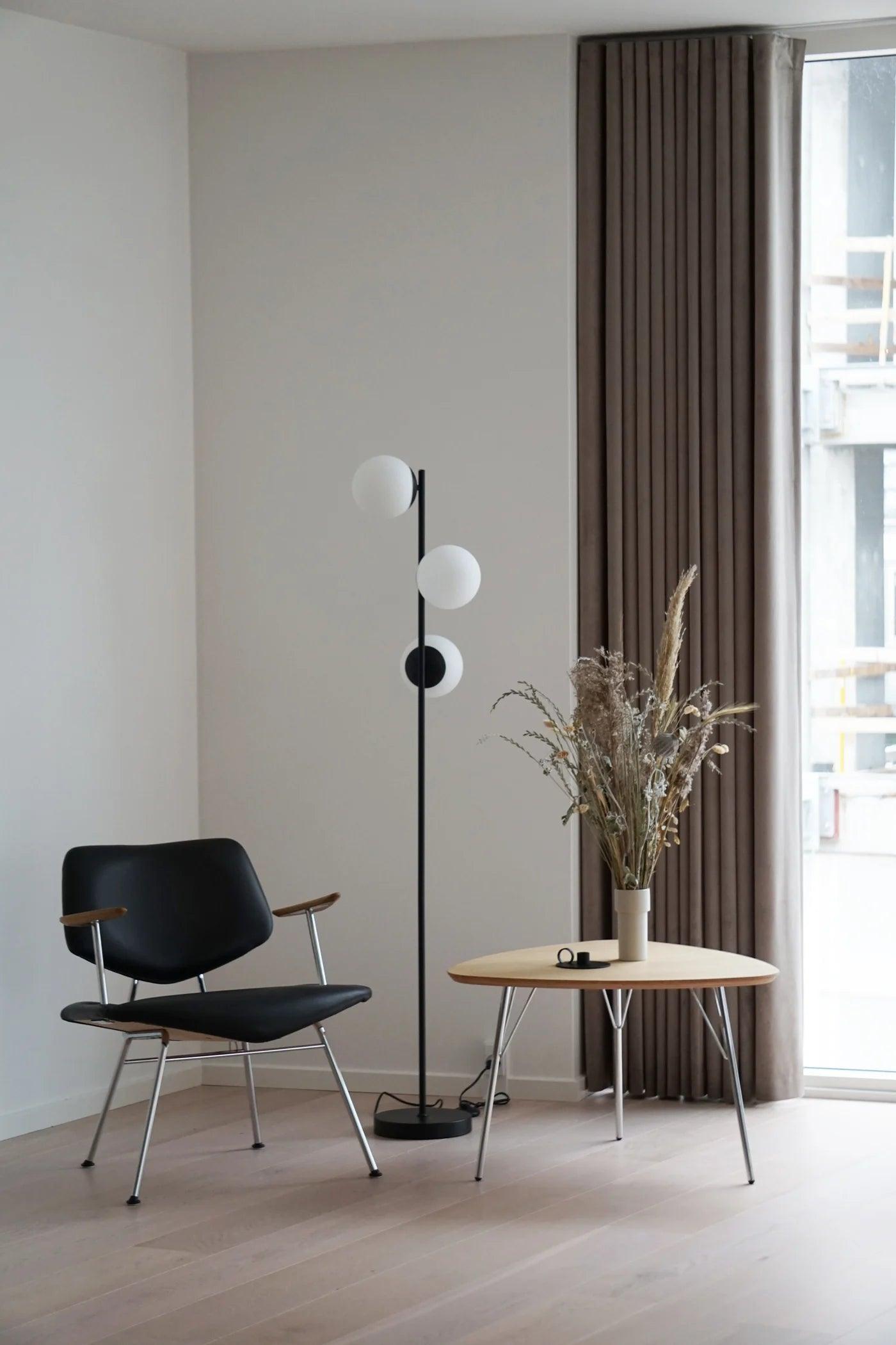 LILLY floor lamp black - Eye on Design