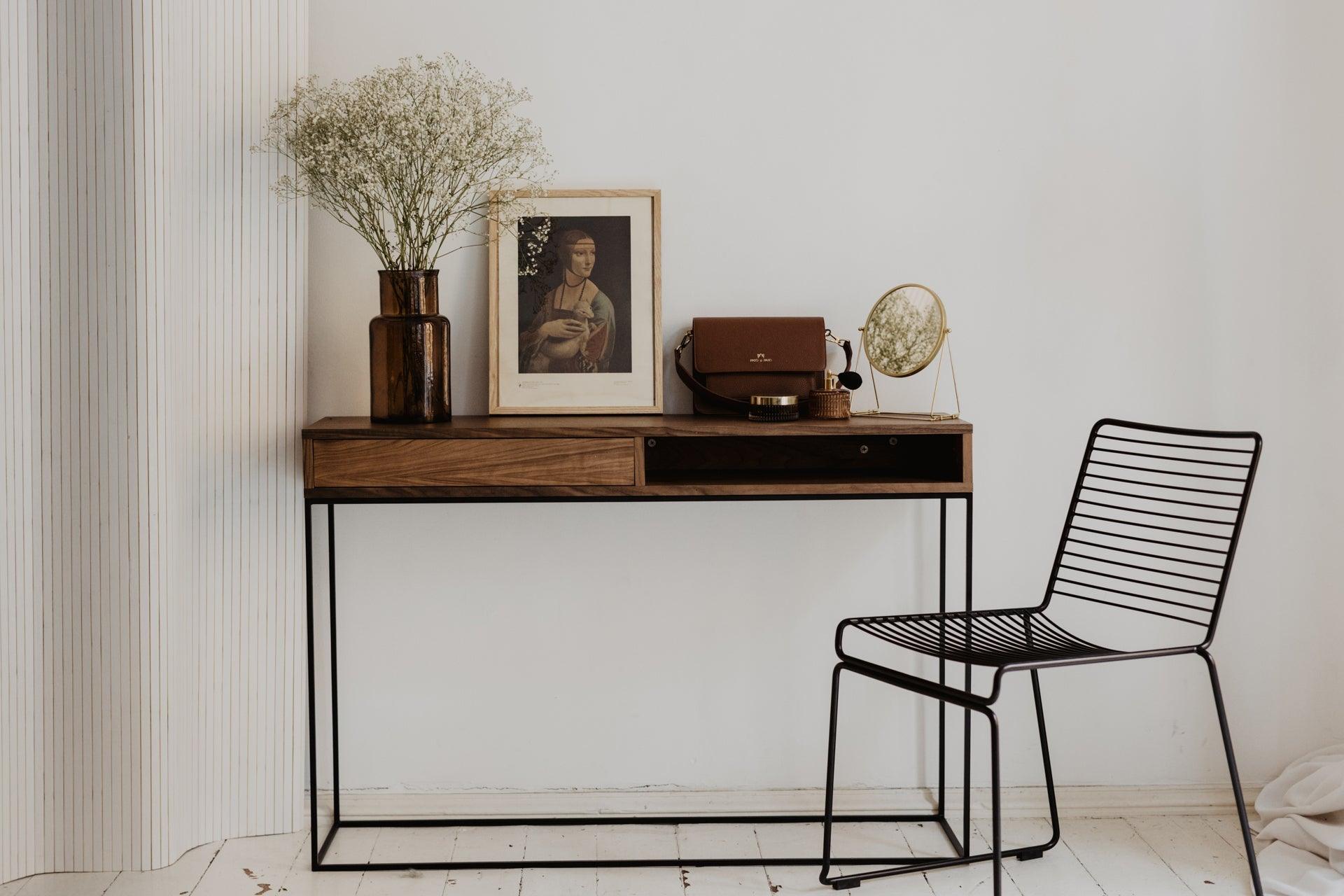 MOLDE console American walnut - Eye on Design