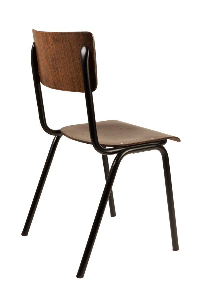 A classic, old school chair stylized as a school model. The black frame and dark wood give it character and change the children's chair into a real piece of furniture.