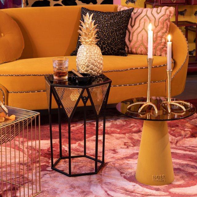 Just when you thought you have already seen all, Bold Monkey provides the Golden Heron candlestick, which is really unconventional. As for the interior design, the candles are almost on the agenda. But for a reason: stylish candlestick is one of the simplest interior hats. Meet the Bold Monkey The Golden Heron candlestick: Immediate atmosphere, with a little good humor.