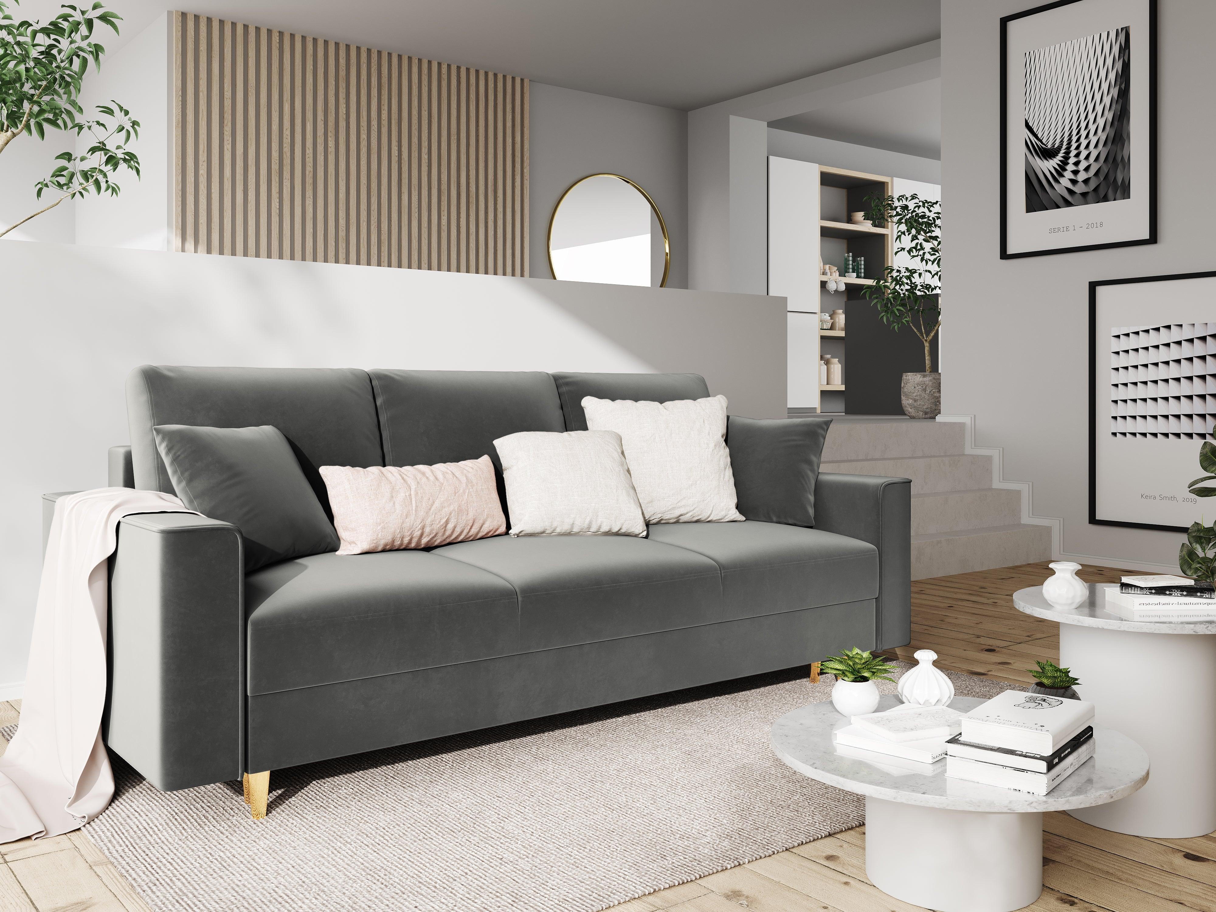 Sofa aksamitna z funkcją spania CARTADERA jasnoszary ze złotą podstawą, Mazzini Sofas, Eye on Design